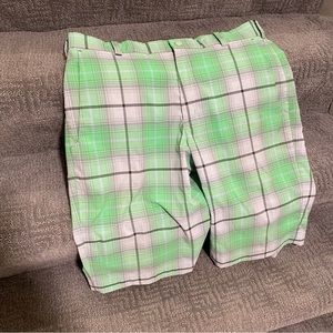 Nike Golf Tour Performance Neon Green Plaid Sz 32 Dri-Fit Mens Golf Shorts